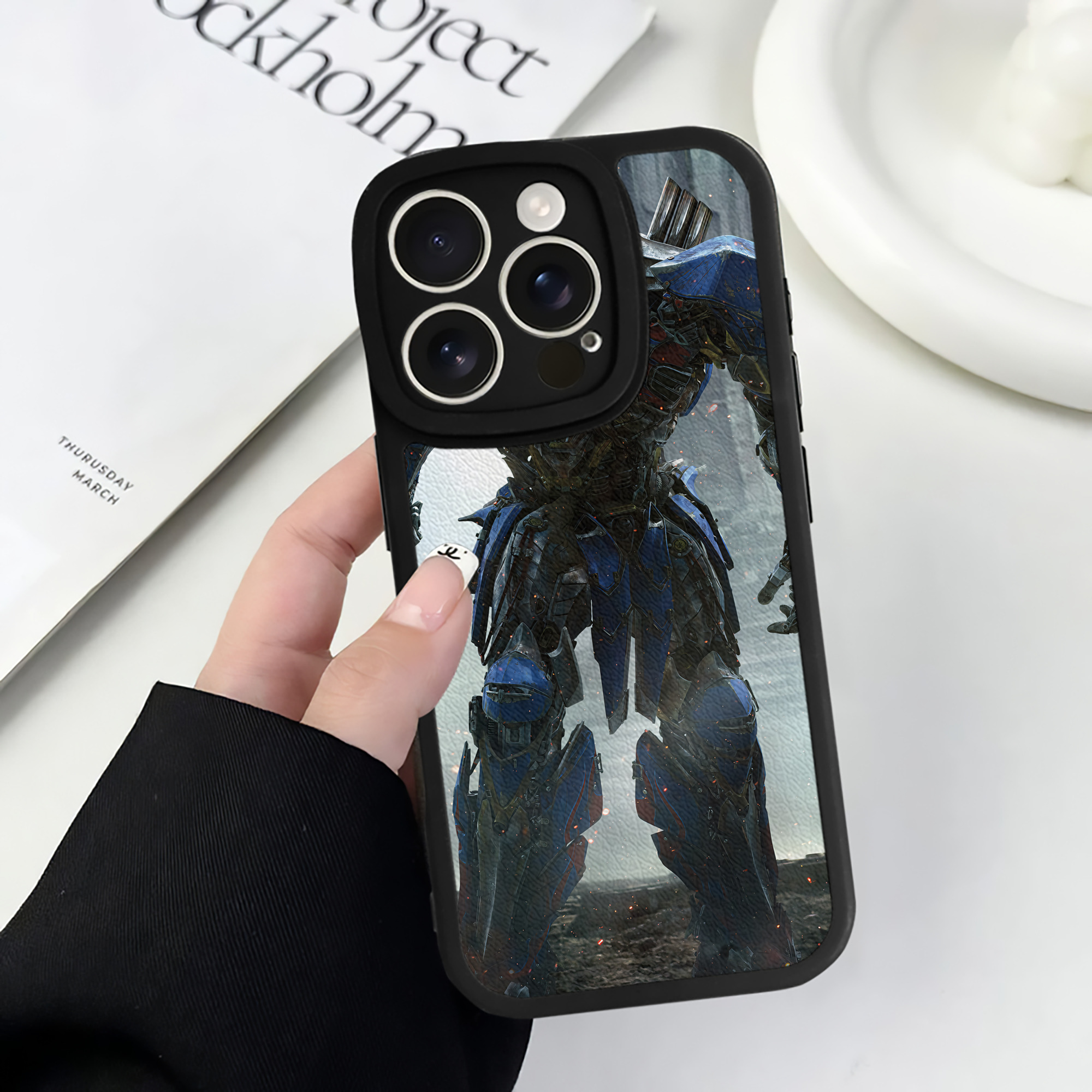 （画像用） Transformers トランスフォーマー 【iPhone 16シリーズ対応】シリコンスマホケース（レザー調） 材質：シリコン